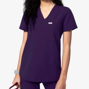 Catarina one pocket scrub top and Zamora joggers XL